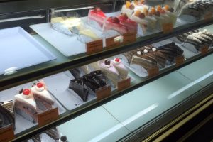 Kedai kek di Kampong Pangkal Kalong, Malaysia